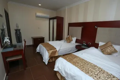 Raoum Inn Hotels near The Old Market