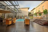 City Lodge Hotel at or Tambo International Airport - Pool