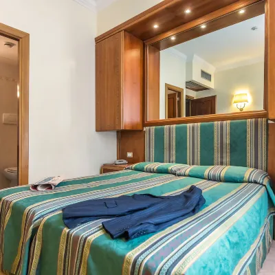 Raeli Hotel Floridia Các khách sạn gần Quảng trường Piazza della Repubblica