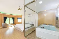 Camel Pension Hotels in Gapyeong-gun