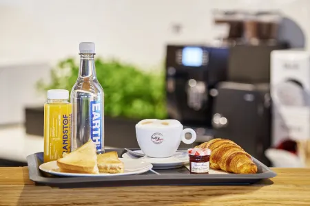 Amrâth Apart-Hotel Schiphol Badhoevedorp Отели рядом со станцией Amstel Train Station