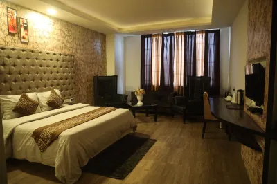 ذا رويال بارادايس Hotels near Noor Mahal Chowk