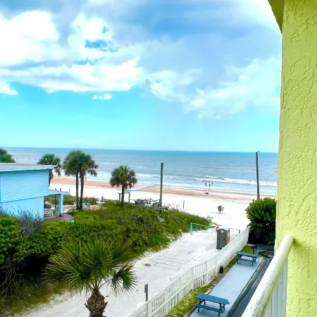 Ocean Breeze - Ocean Front at Symphony Beach Club!