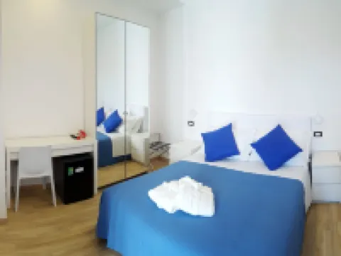 HOTEL MARE BLU ピネートのホテル