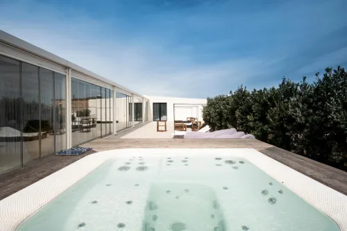 Alkamuri Posh Hotel Spa 107 Jacuzzi Suite - parking