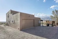 The Grand Horizon; off-grid AZ estate home with sparkling pool 호프 캠프 주변 호텔