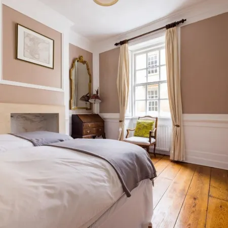 Spacious & Homely Georgian Town House Central Bath