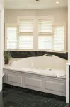 Fairbanks Inn - Hot Tub