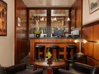 Hôtel Raspail Montparnasse Hotel berhampiran Stesen Metro Vavin
