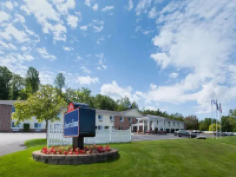 AmericInn by Wyndham Petoskey Hotels in Petoskey