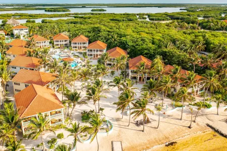 Belizean Shores Resort Отели в г. Ambergris Caye