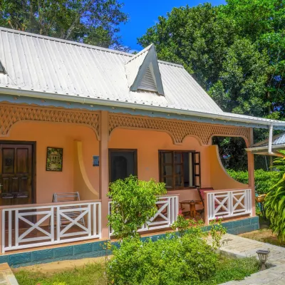 Bernique Guesthouse Hotels near Pointe Camille