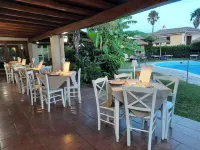 Le Bouganville Rooms Suites and Apartments - 조식 운영