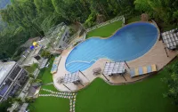 FK Resort & Spa - Pool