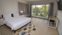 New Brookfields Hotel Hotels near Resevoir
