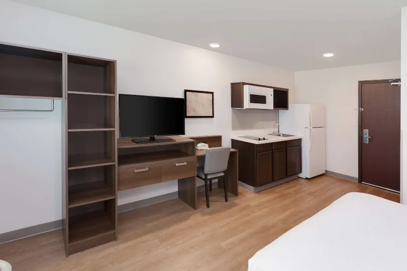 WoodSpring Suites Bakersfield East