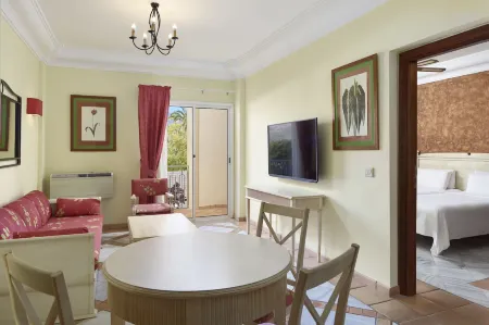 Hotel Las Águilas Tenerife, Affiliated by Meliá Отели рядом с достопримечательностью «Roque Cinchado»