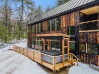 Ski Cabin w Hot Tub Gas Fireplace Near Cranmore