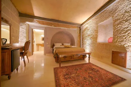 Fairyland Cave Hotel