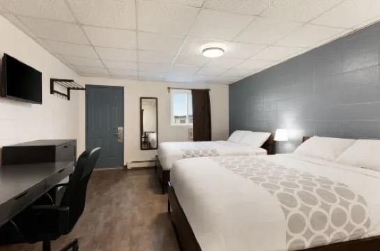 Howard Johnson by Wyndham Grande Prairie - breakfast