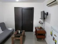 2Br-7 Guests-Free Parking-Pool-AirCon