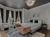 The Coach House Hotels in Salem