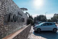 Mazarine Hotel, Vlorë, Albania - Parking