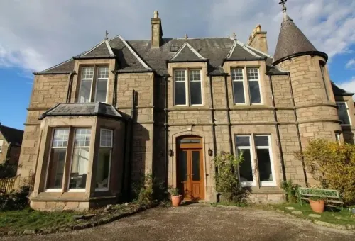 Duchally House - parking