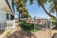 Metro Phoenix All Inclusive Living Отели рядом с достопримечательностью «Университет Деври»