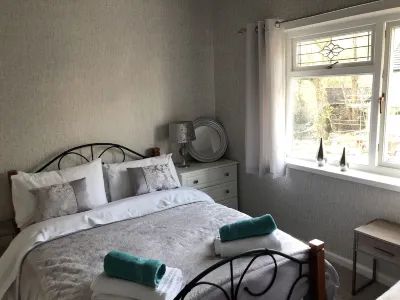 3Br-Sleeps6-Garden-Mountain &Near 4 Falls Walks on Hotels in 