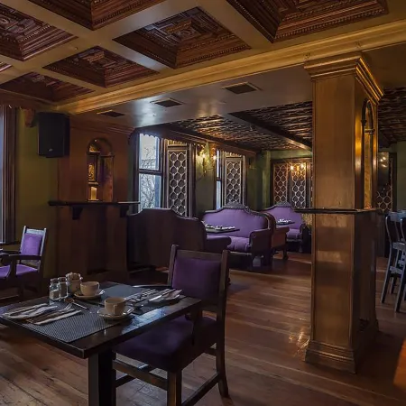 Skeffington Arms Hotel Отели рядом с достопримечательностью «Улица Шоп-стрит»