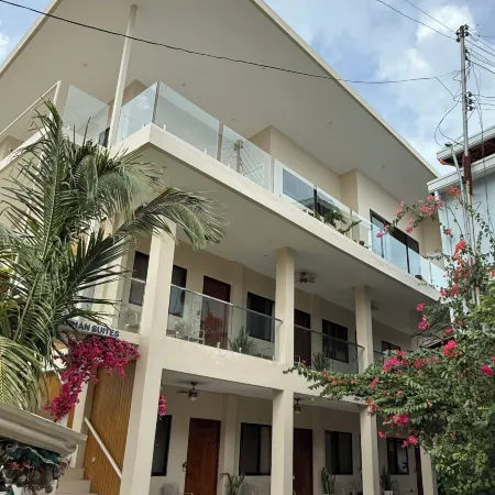 Harman Suites Moalboal