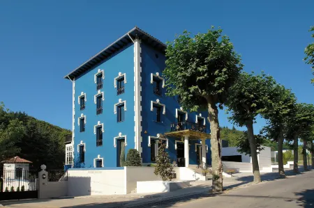 Balneario Font Vella- Adults Only Отели рядом с достопримечательностью «Cascades del Goleró»