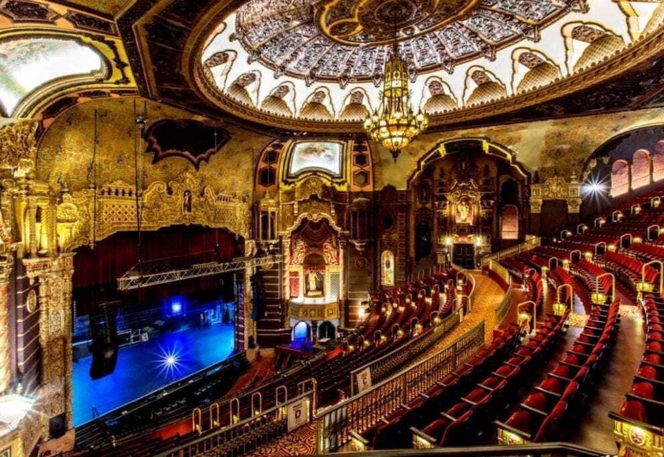 2. 페어필드 인 &..