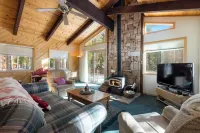 Camp Connell Cabin: Pet & Family-Friendly & Fully Stocked