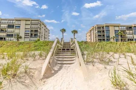 Oceanfront Private, Pool, Balcony, Elevator