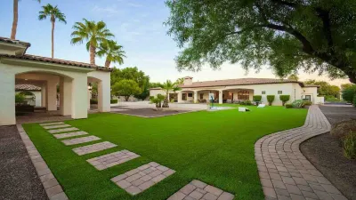 Expansive 8-bedroom - pickleball, basketball, large pool, and guest house! Hotels near Phoenix Bat Cave
