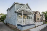 Lake Life Escape. 5 Minutes to the beach, zoo, & casino Hotels near Indiana Dunes National Park Mount Baldy