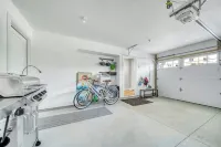 Hot Tub - Game Room - Saugatuck/Douglas - Three Bedroom - Sleeps 8