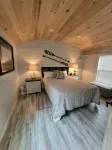Crossroads to Pickwick Cabin SMOOTH SAILING