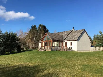 4 bedroom house with large garden  in Cairngorms -  ideal for families Hotels near RSPB Loch Garten