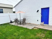 Sleeps 8! Foosball+Arcade, Private Courtyard, Parking, Washer+Dryer. Great Home!