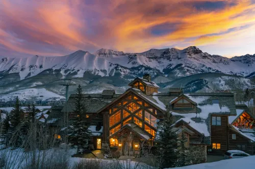 Ski-in, Outdoor Pool and Hot Tubs - Inviting Rustic Retreat Hotels in Mountain Village