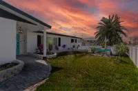 Game Room, Private Pool, Mini Golf Nearby - Charming Coastal Retreat