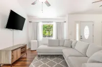 Aloha Valley Shores | 31-Day Minimum Hotels in Hawaiian Beaches