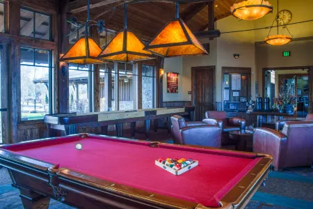 Private Hot Tub and Access to Caldera Springs Amenities - Serene Oasis