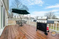 Private Game Room and Fenced Backyard Oasis - Charming Retreat Hotels in Lyons