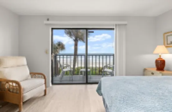 Spacious Patio and Beautiful Kitchen - Charming Oceanfront Retreat Hotels in Ponce Inlet