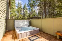 Private Hot Tub and Spacious Enclosed Deck - Charming Retreat