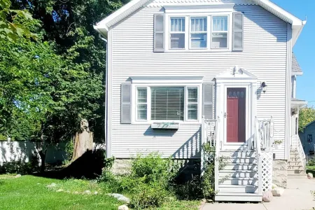 Fire Pit, Office, and Fully Stocked Kitchen - Spacious Family Haven